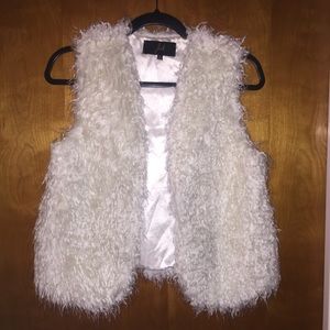 BB DAKOTA JACK VEST FAUX FUR IVORY WHITE SIZE S ♥️